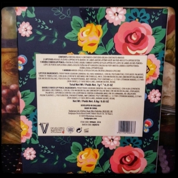 🆕️VINTAGE INSPIRED LIPSTICK & LINER GIFT SET🌹 - Picture 9 of 12